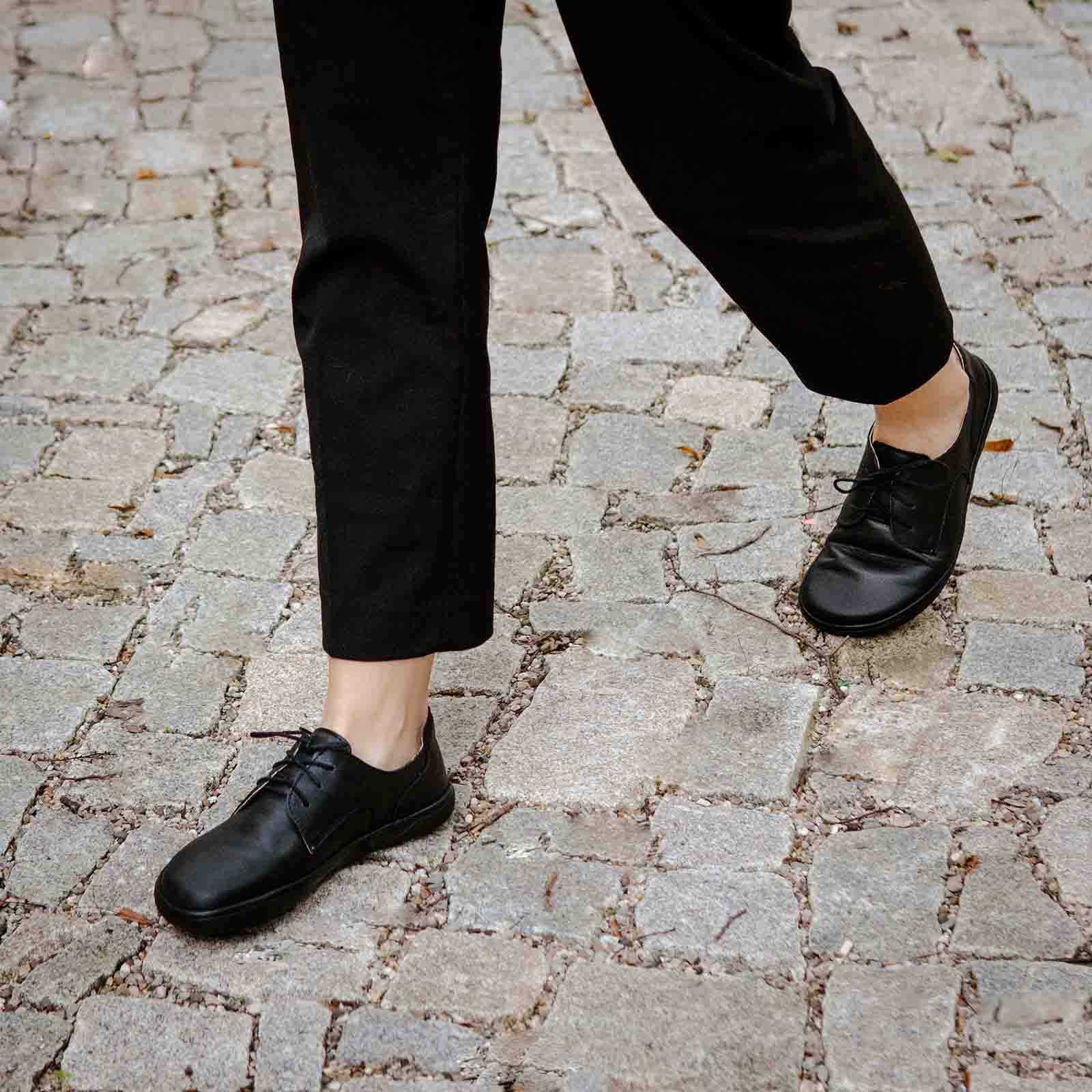 Barefoot Ada All Black